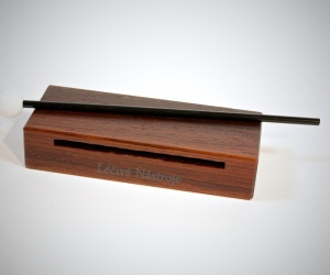 Holzblock mit Schlägel