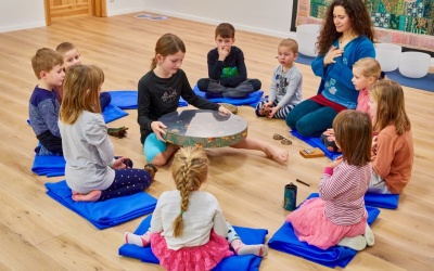 Kinder erfreuen sich an Musik