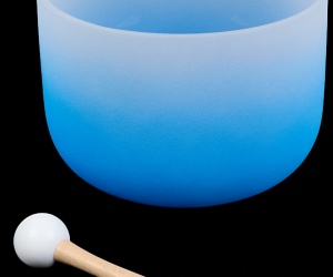 Farbige Kristallschale G — „Raumzeit“ (5. Chakra)