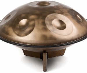 Klappbarer Handpan-Ständer für das Spielen auf dem Boden